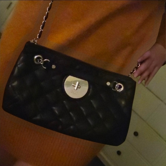 Dkny Handbags - DKNY Black Quilted Leather Convertible Bag EUC